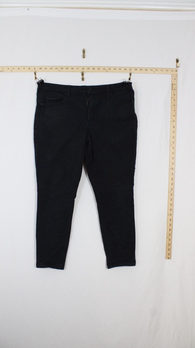 Universal Thread Women 14/32S High Rise Skinny Jeans Black Stretch Denim Damages